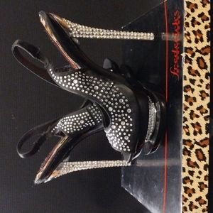 Frederick's of Hollywood black stone platform size 6